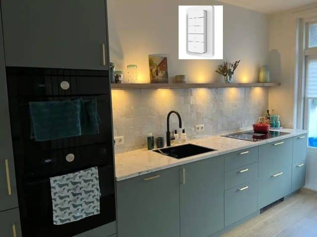 Eiken Wandplank Dimbare Led Klik Aan Uit Systeem Afstandsbediening