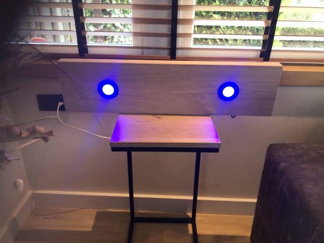 Eiken Wandplank Dimbare Led Rgbww Smart Spot Oa Philips Hue